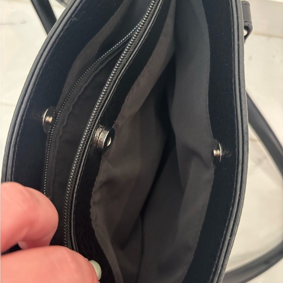 Black Giani Bernini Women’s purse - Picture 8 of 9